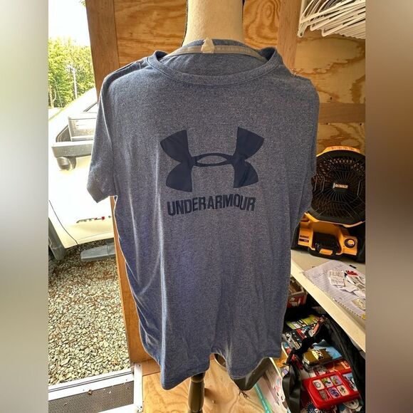 Under Armour T-Shirt - Picture 1 of 4